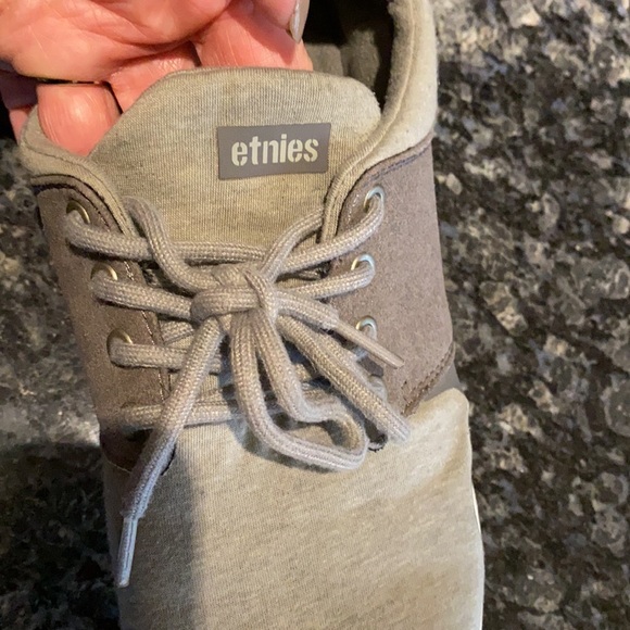 Etnies shoes, worn less than 2 months - Picture 7 of 7